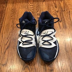 Nike Kyrie 4 basketball shoes